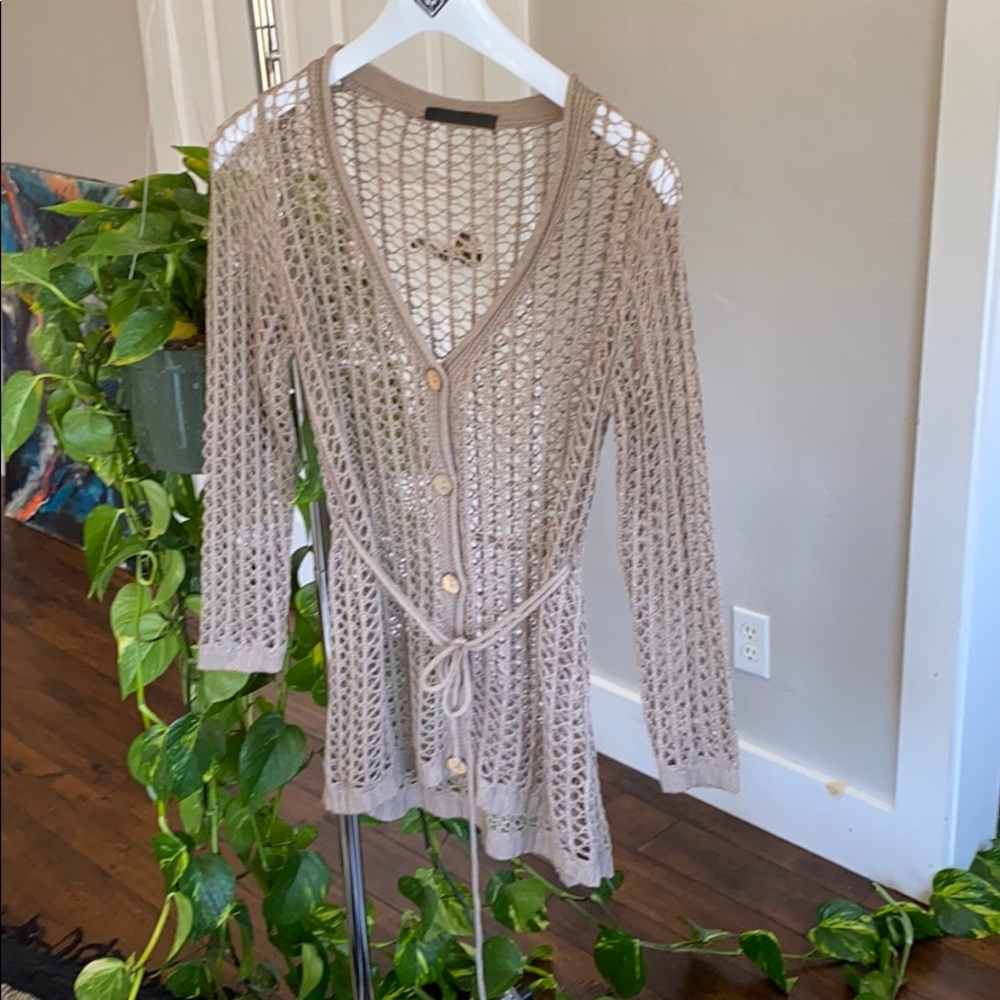 Cover up / sweater / cardigan